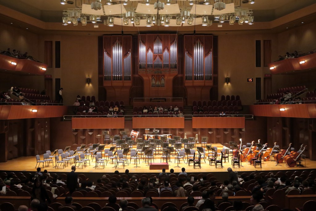 チェコ国立ブルノ・フィルハーモニー管弦楽団 来日公演 〜音階に乗る魂 2 2015 11 15IMG0466a5m