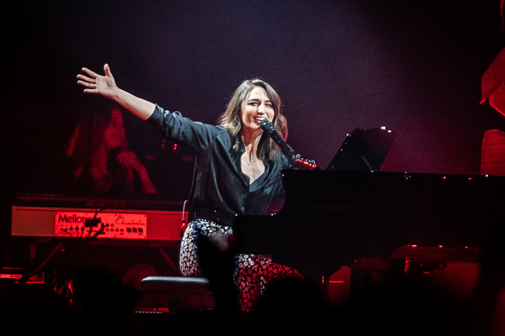 皿Bradley Todd Sara Bareilles 2019 10 15 web image 05302zzz