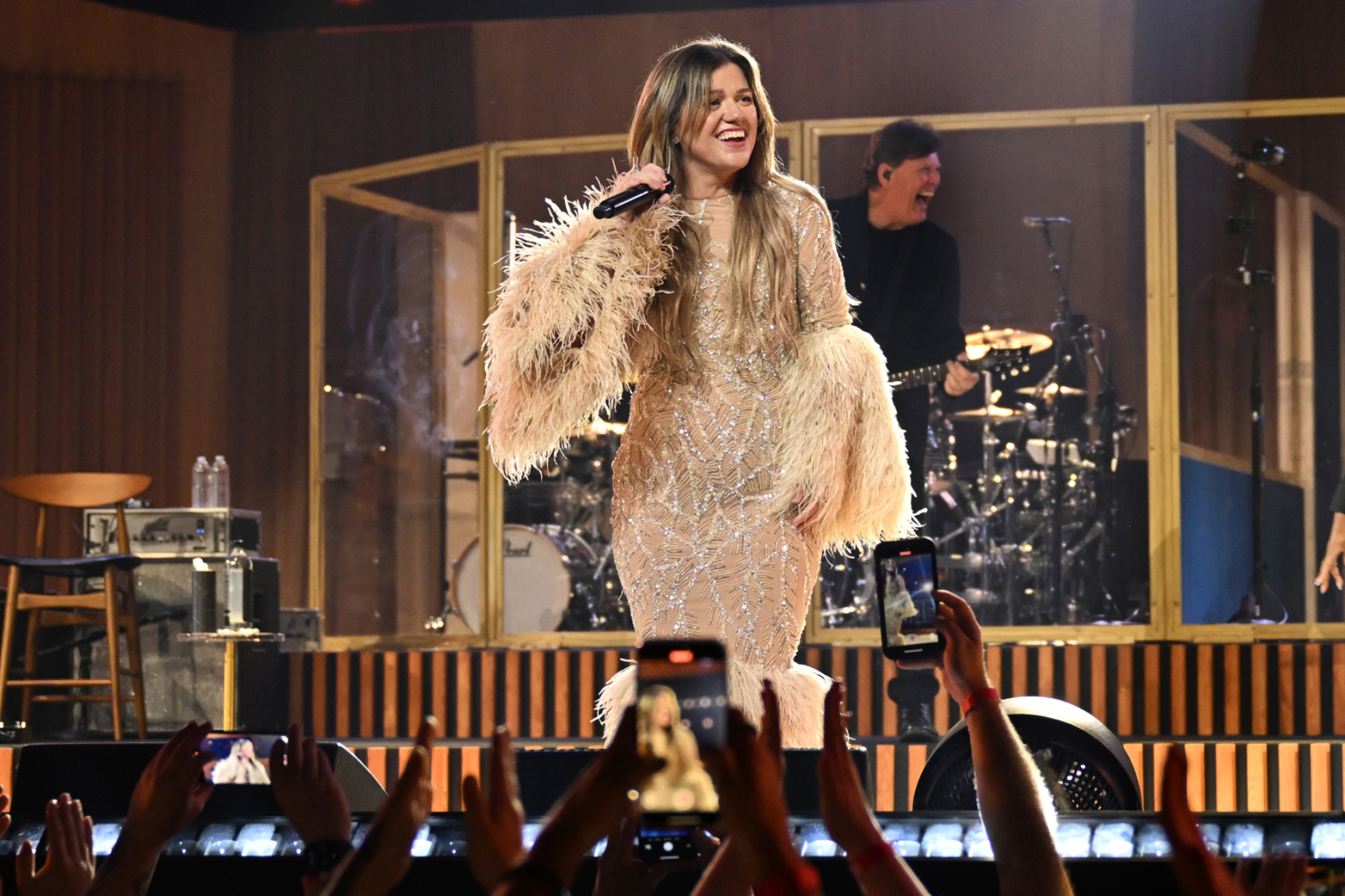 kelly clarkson11221122